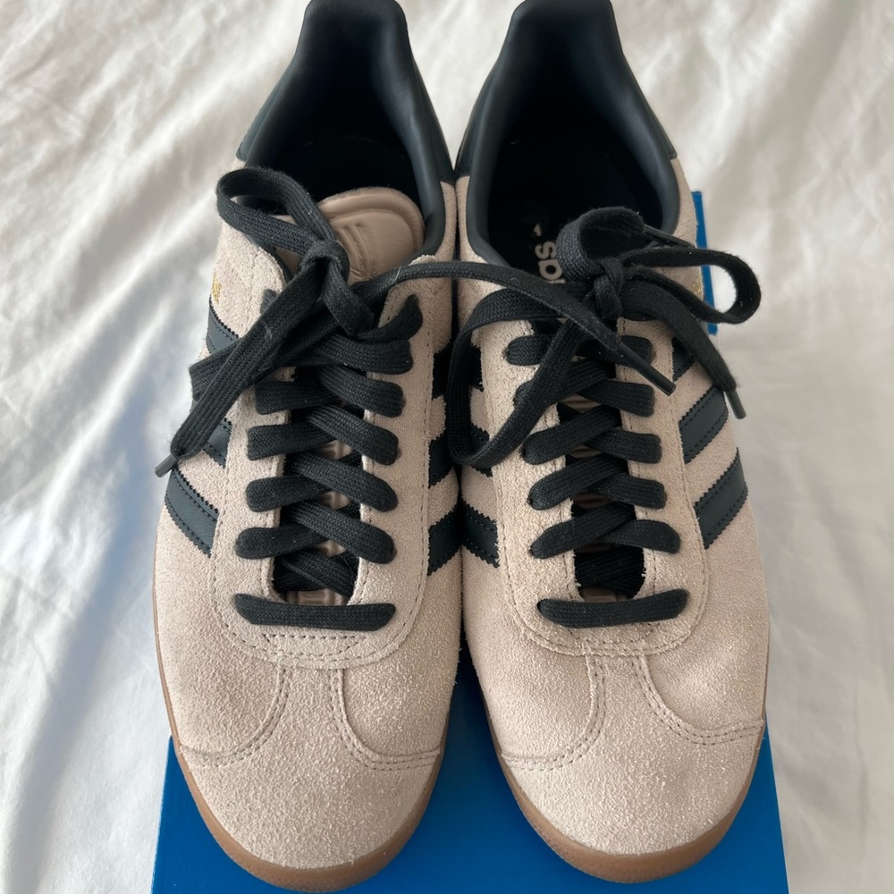 Adidas Cream and Black Sneakers Low-Top Casual